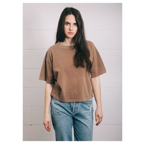 5/$100 SALE - FILOSOFIA Jade Crop Tee in Wheat - Picture 1 of 6